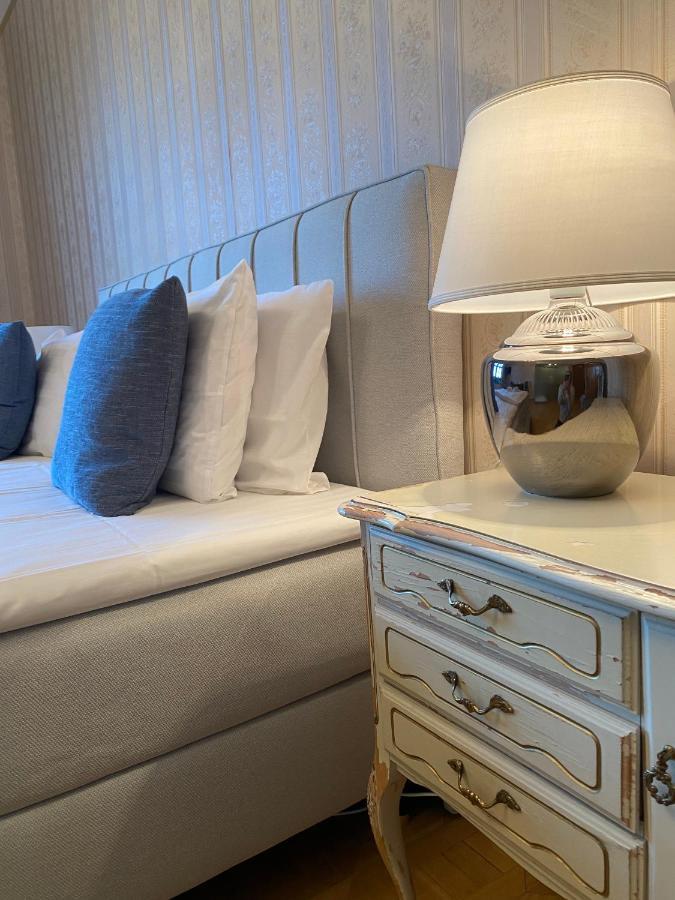 Boutique Palac Warmatowice Sienkiewiczowskie เลกนิตซา ภายนอก รูปภาพ