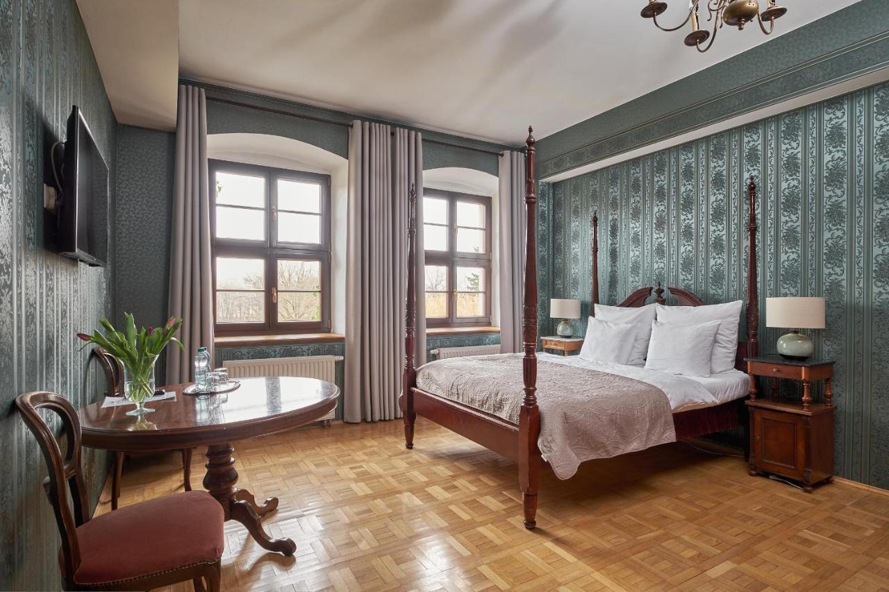 Boutique Palac Warmatowice Sienkiewiczowskie เลกนิตซา ภายนอก รูปภาพ