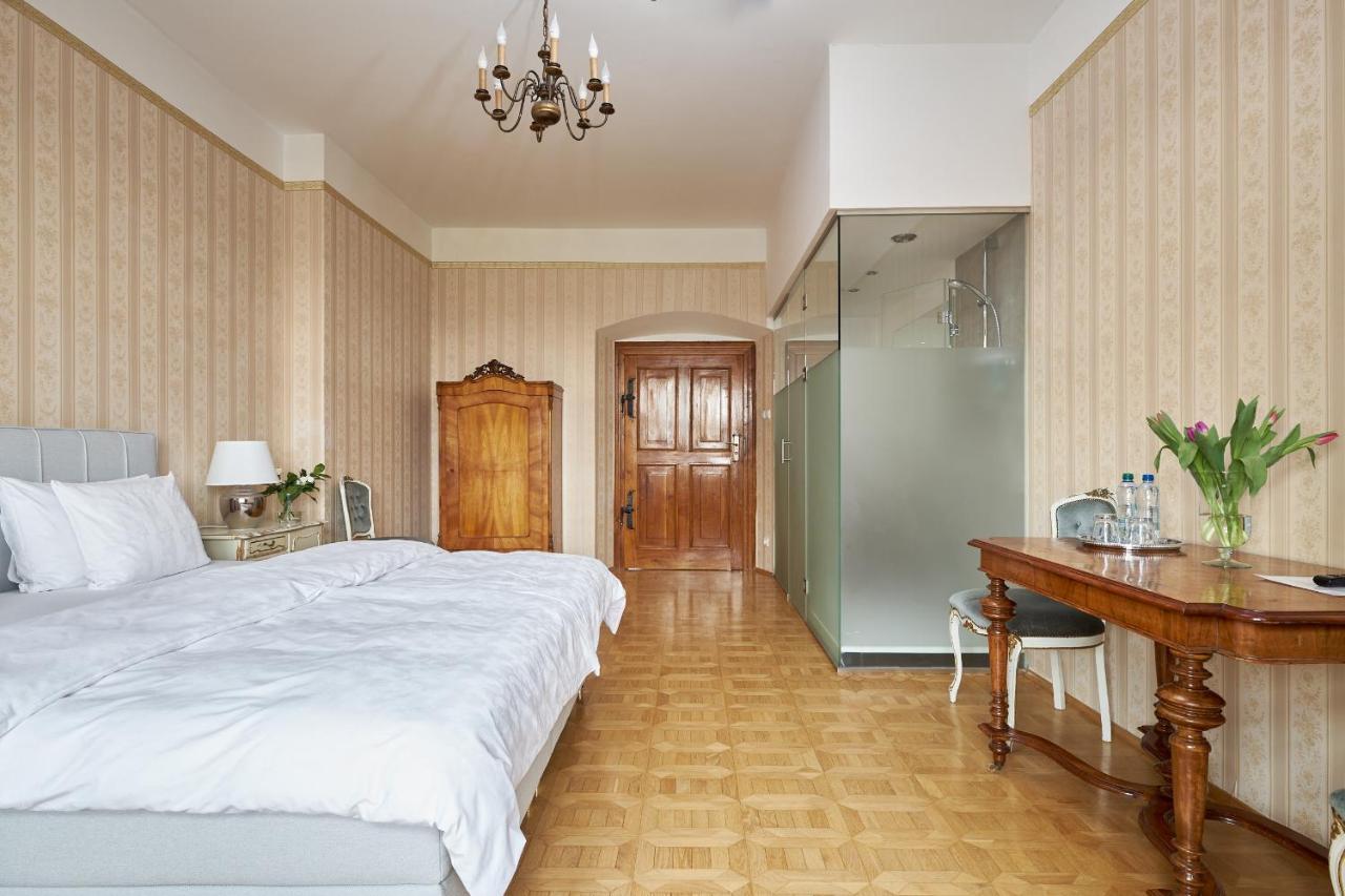 Boutique Palac Warmatowice Sienkiewiczowskie เลกนิตซา ภายนอก รูปภาพ